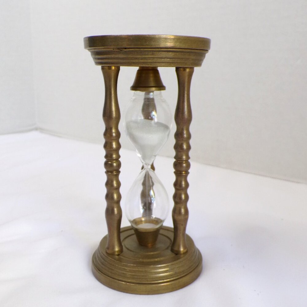 Vintage Brass Hourglass Sand Clock/Timer 5 Minutes 5 3/8  Tall #4002